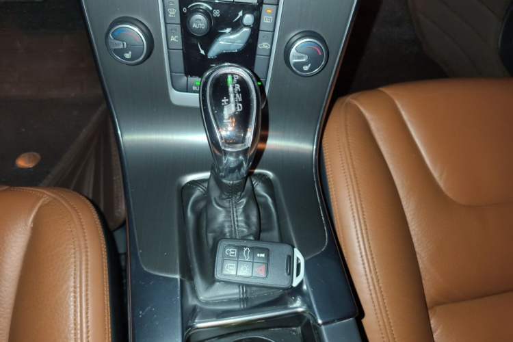 Used Volvo S60 2013 T5 Prestige Edition Gear Lever