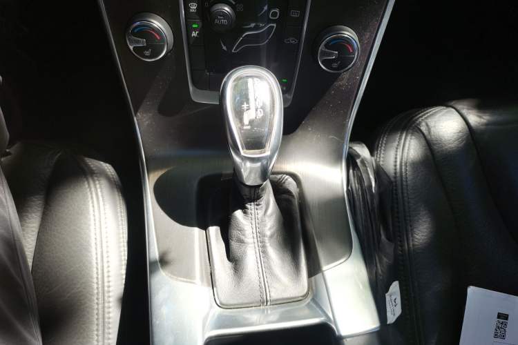 Used Volvo S60 2013 T5 Zhiya Edition Gear Lever