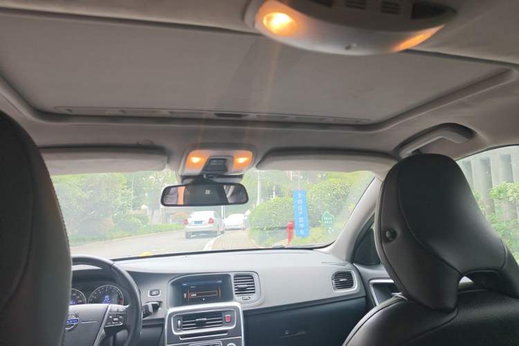 Used Volvo S60 2013 T5 Comfort Edition Headliner
