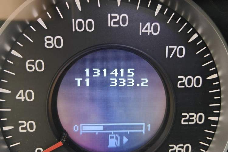 Used Volvo S60 2013 T5 Zhiya Edition Odometer Close Up