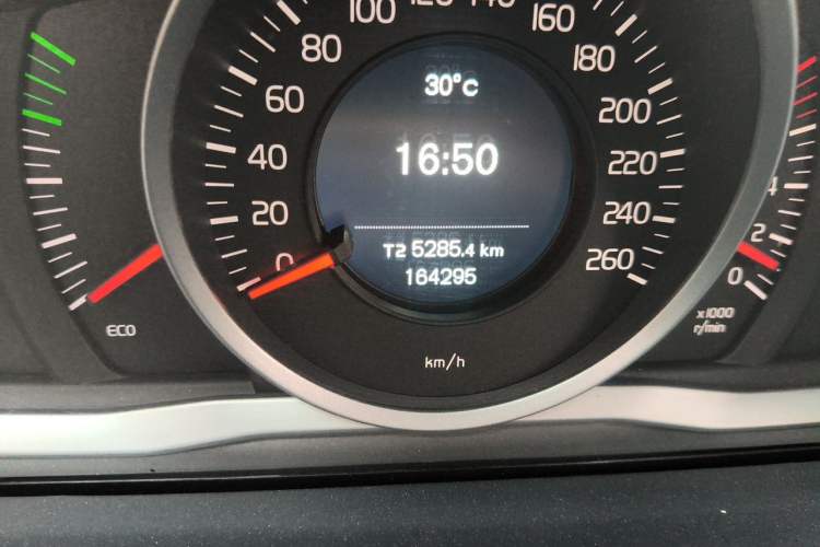 Used Volvo S60 2013 T5 Smart Edition Odometer Close Up
