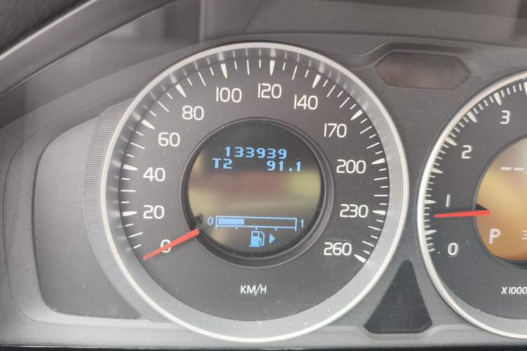 Used Volvo S60 2013 T5 Prestige Edition Odometer Close Up