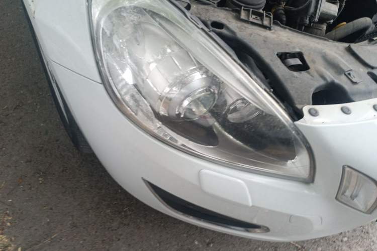 Used Volvo S60 2013 T5 Comfort Edition Right Front Headlight