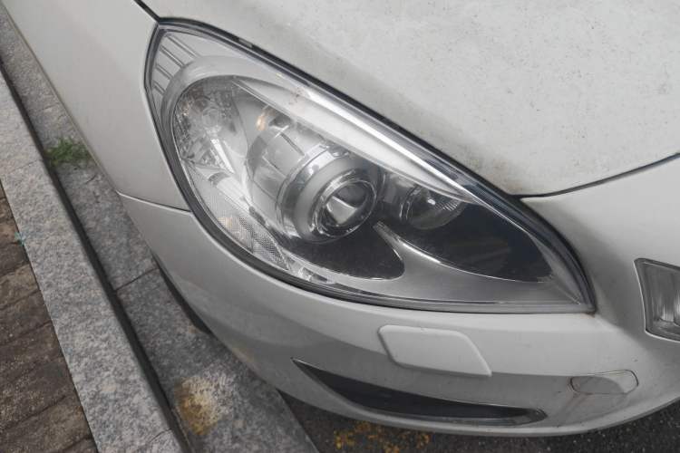Used Volvo S60 2013 T5 Comfort Edition Right Front Headlight