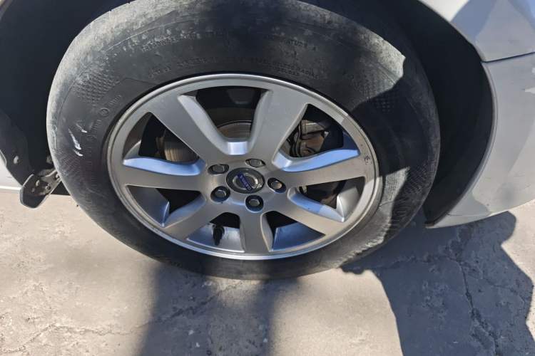 Used Volvo S60 2013 T5 Smart Edition Right Front Wheel Hub