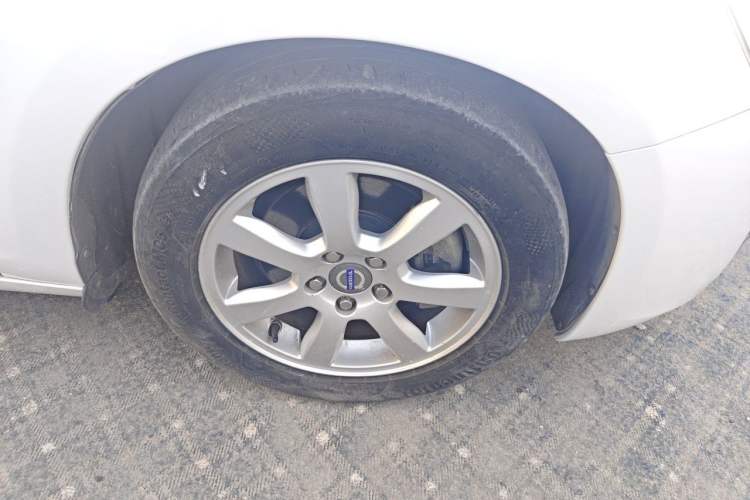 Used Volvo S60 2013 T5 Smart Edition Right Front Wheel Hub