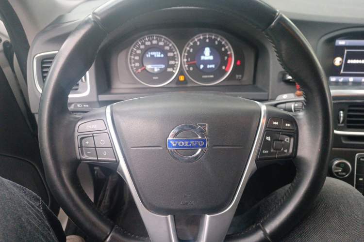 Used Volvo S60 2013 T5 Comfort Edition Steering Wheel