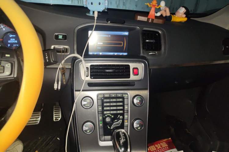Used Volvo S60 2013 T5 Comfort Edition Audio And AC Panel