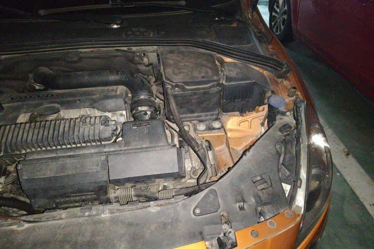 Used Volvo S60 2013 T5 Comfort Edition Engine Bay Left