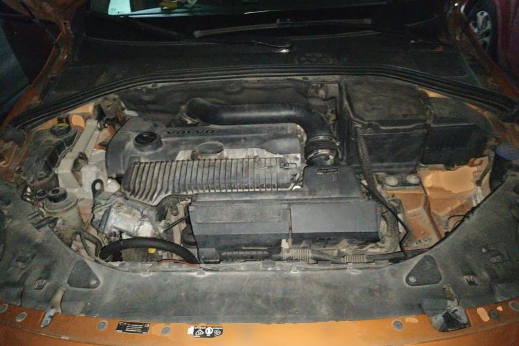 Used Volvo S60 2013 T5 Comfort Edition Engine Bay