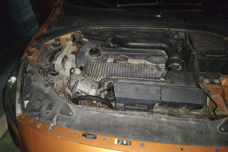 Used Volvo S60 2013 T5 Comfort Edition Engine Bay Right