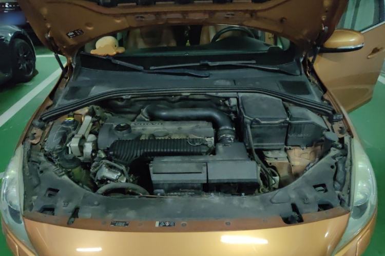 Used Volvo S60 2013 T5 Comfort Edition Engine Bay