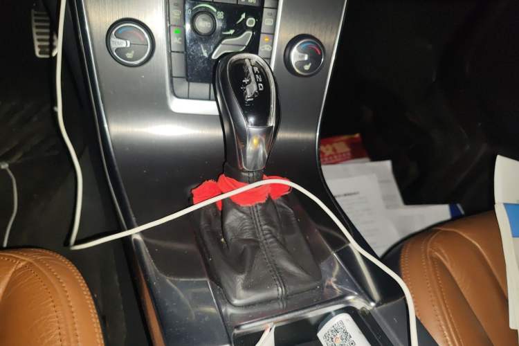 Used Volvo S60 2013 T5 Comfort Edition Gear Lever