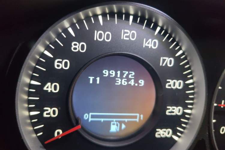 Used Volvo S60 2013 T5 Comfort Edition Odometer Close Up