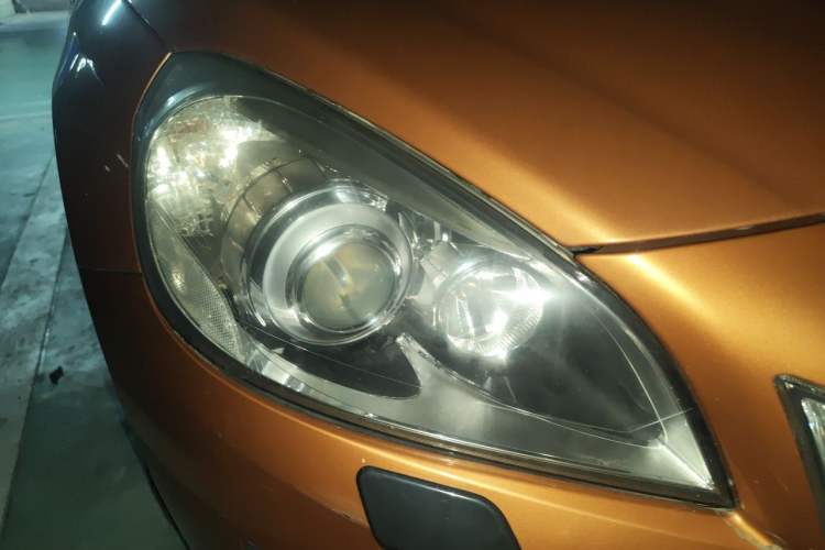 Used Volvo S60 2013 T5 Comfort Edition Right Front Headlight