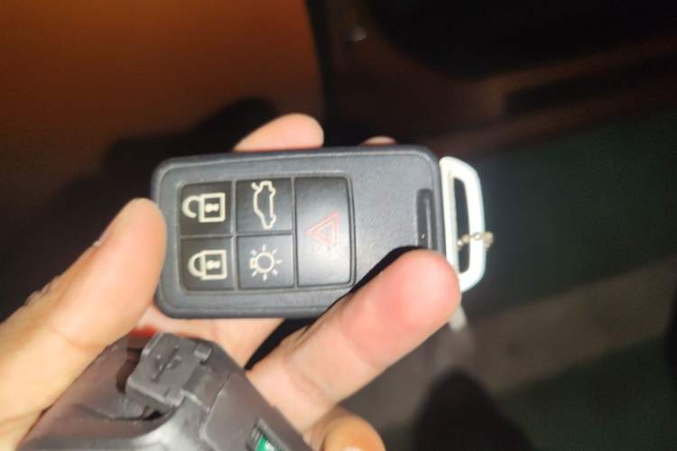 Used Volvo S60 2013 T5 Comfort Edition Vehicle Key
