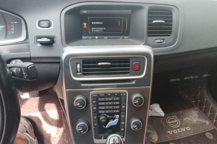Used Volvo S60 2014 S60L T5 Intelligent Drive Edition Audio And AC Panel