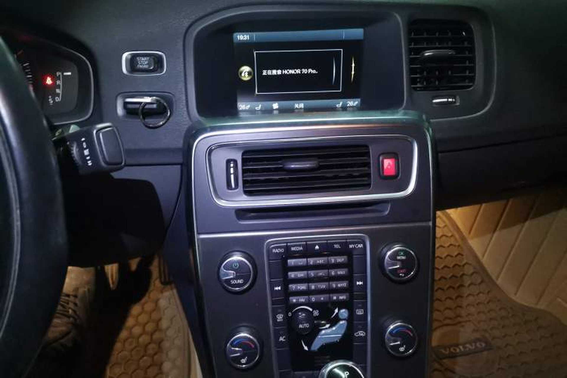 Used Volvo S60 2014 S60L T5 Intelligent Drive Edition Audio And AC Panel