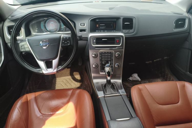 Used Volvo S60 2014 S60L T5 Intelligent Drive Edition Center Console