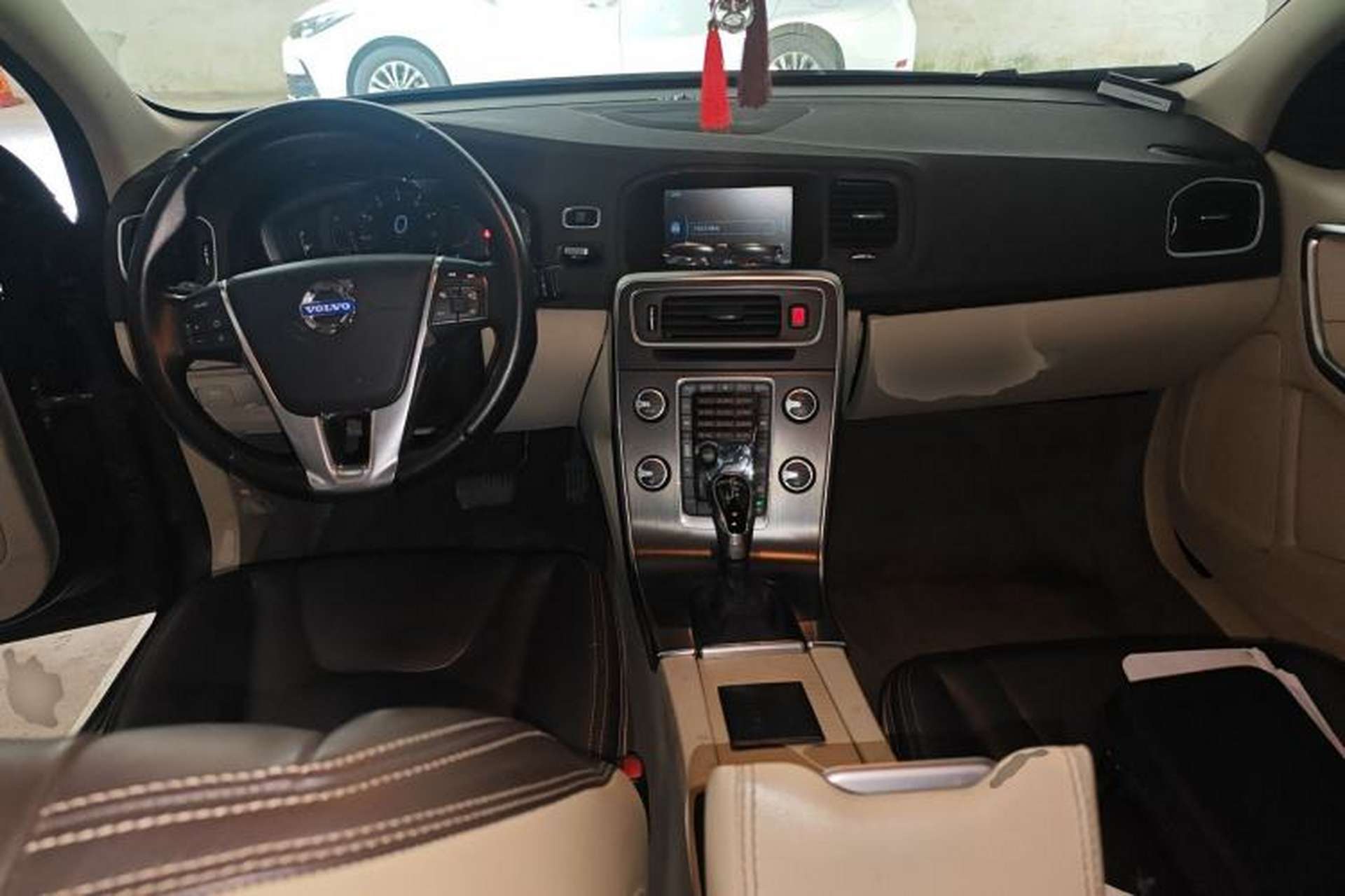 Used Volvo S60 2014 S60L T5 Intelligent Drive Edition Center Console