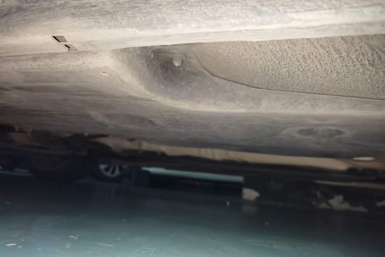 Used Volvo S60 2014 S60L 2.0T Zhiyuan Edition Chassis Front Left