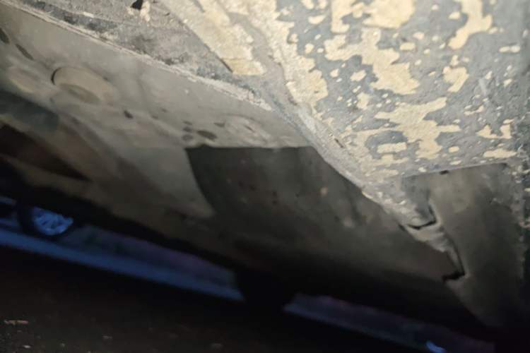 Used Volvo S60 2014 S60L 2.0T Zhiyuan Edition Chassis Front Left