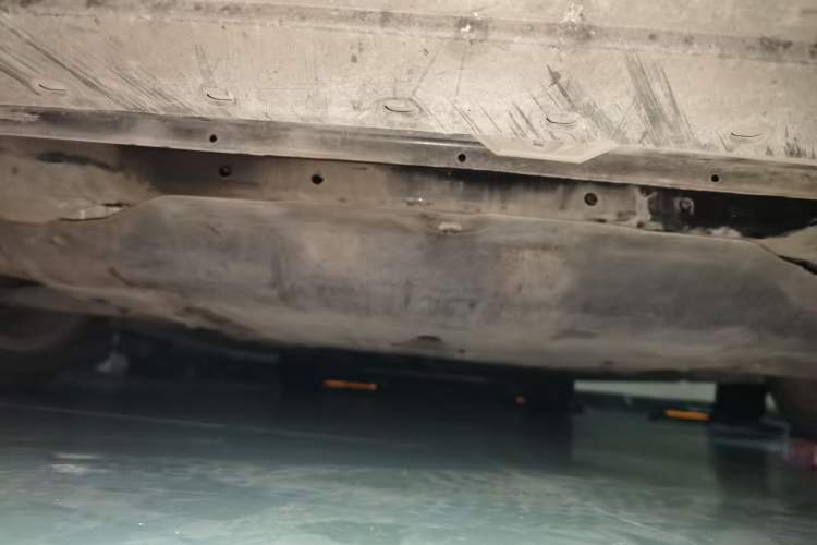 Used Volvo S60 2014 S60L 2.0T Zhiyuan Edition Chassis Front