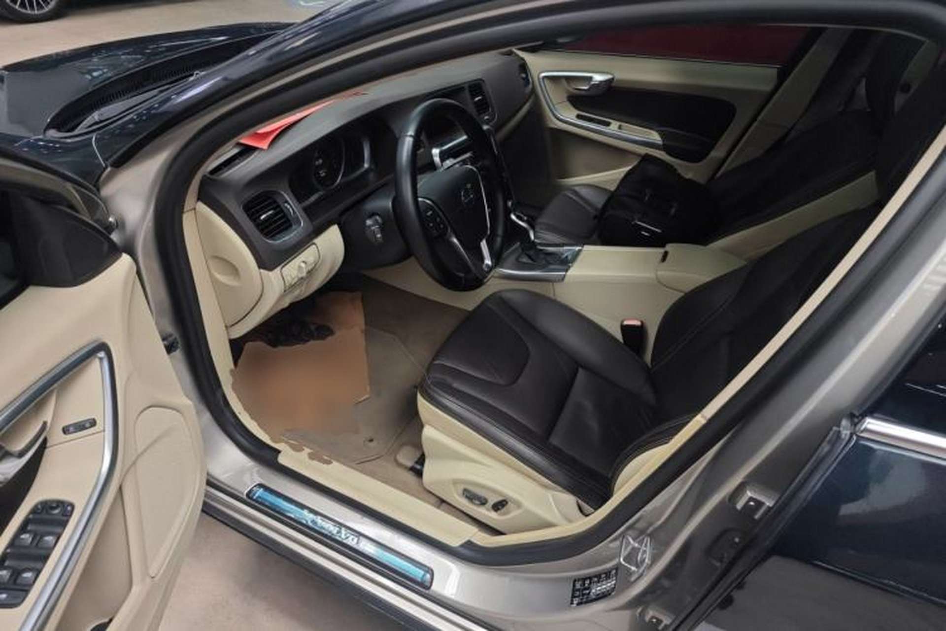 Used Volvo S60 2014 S60L 2.0T Zhiyuan Edition Driver Seat