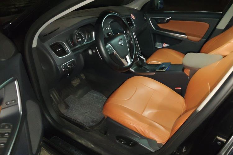 Used Volvo S60 2014 S60L 2.0T Zhiyuan Edition Driver Seat