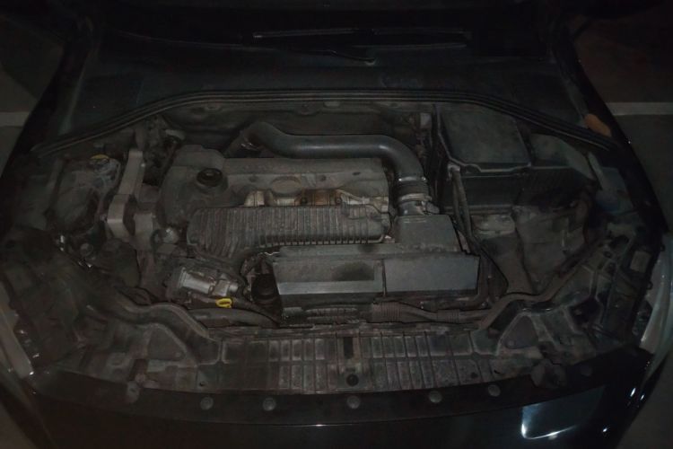 Used Volvo S60 2014 T5 Zhiya Edition Engine Bay