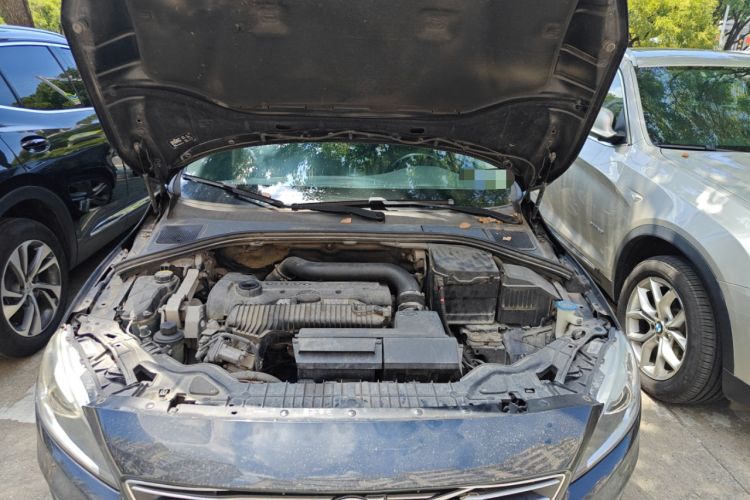 Used Volvo S60 2014 S60L T5 Intelligent Drive Edition Engine Bay