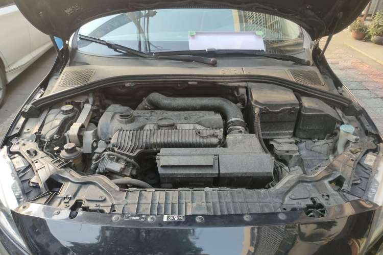 Used Volvo S60 2014 S60L T5 Smart Upgrade Edition Engine Bay