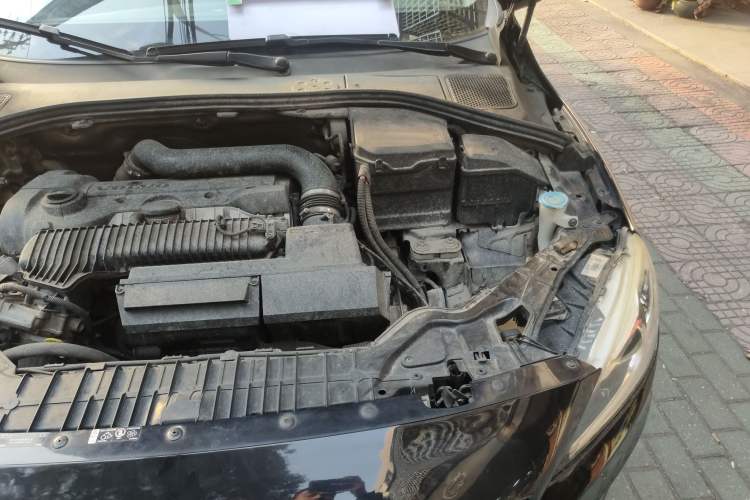 Used Volvo S60 2014 S60L T5 Smart Upgrade Edition Engine Bay Left