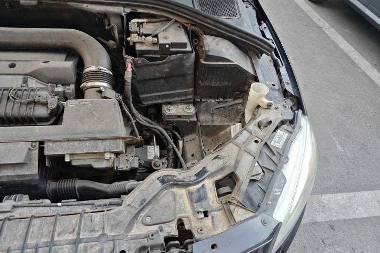 Used Volvo S60 2014 S60L T5 Intelligent Drive Edition Engine Bay Left