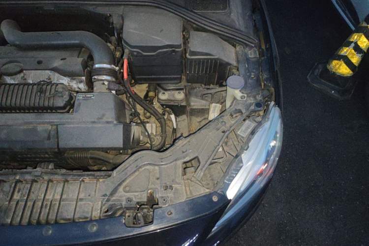 Used Volvo S60 2014 S60L 2.0T Zhiyuan Edition Engine Bay Left