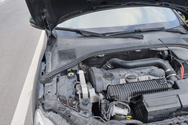 Used Volvo S60 2014 S60L T5 Intelligent Drive Edition Engine Bay Right