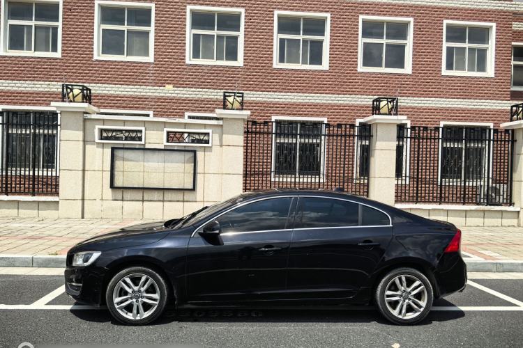 Used Volvo S60 2014 S60L 2.0T Zhiyuan Edition Exterior 3