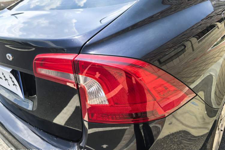 Used Volvo S60 2014 S60L 2.0T Zhiyuan Edition Exterior 6