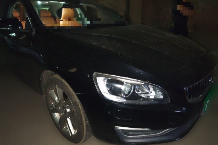 Used Volvo S60 2014 S60L 2.0T Zhiyuan Edition Front Right 45 Deg