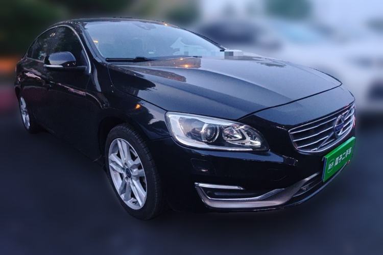 Used Volvo S60 2014 S60L 2.0T Zhiyuan Edition Front Right 45 Deg
