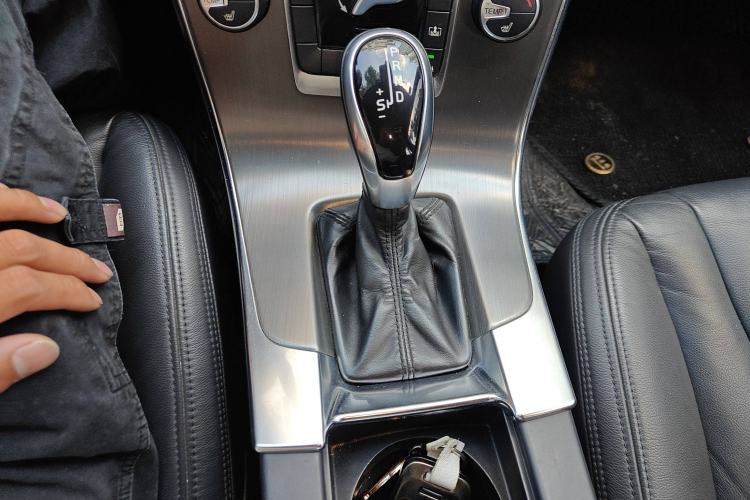 Used Volvo S60 2014 S60L T5 Intelligent Drive Edition Gear Lever