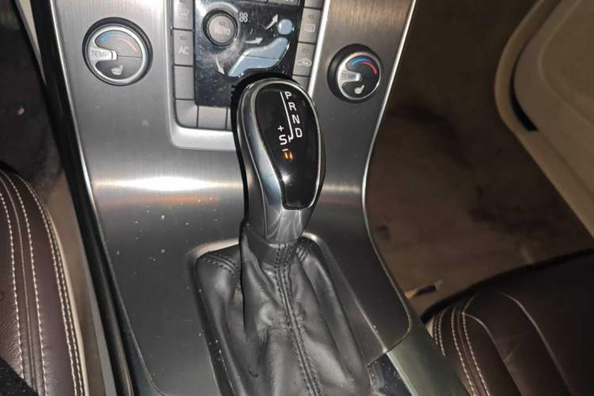 Used Volvo S60 2014 S60L T5 Intelligent Drive Edition Gear Lever