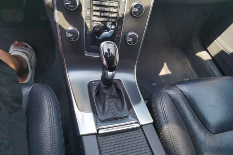 Used Volvo S60 2014 T5 Zhiyi Edition Gear Lever