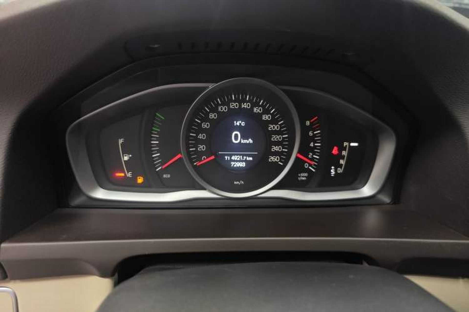 Used Volvo S60 2014 S60L 2.0T Zhiyuan Edition Instrument Cluster