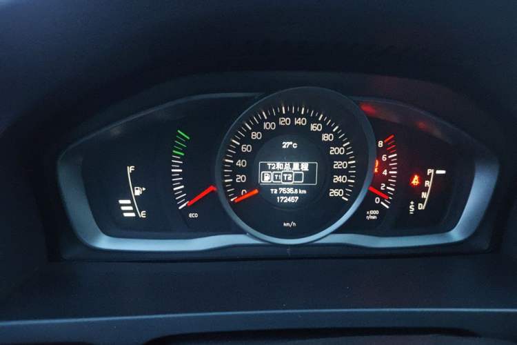 Used Volvo S60 2014 S60L 2.0T Zhiyuan Edition Instrument Cluster