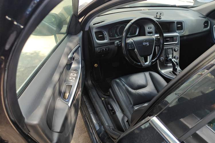 Used Volvo S60 2014 S60L T5 Intelligent Drive Edition Interior 3