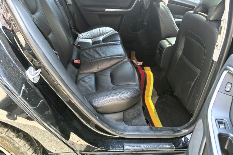 Used Volvo S60 2014 S60L 2.0T Zhiyuan Edition Interior 9