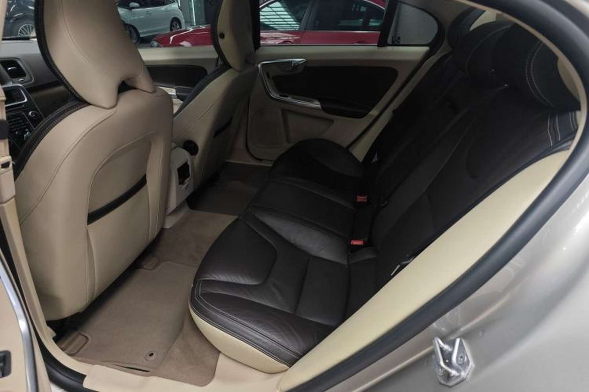 Used Volvo S60 2014 S60L 2.0T Zhiyuan Edition Left Rear Seat