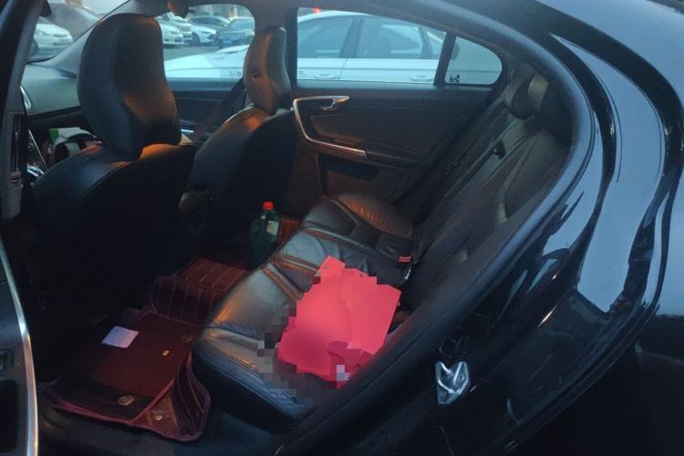 Used Volvo S60 2014 S60L 2.0T Zhiyuan Edition Left Rear Seat