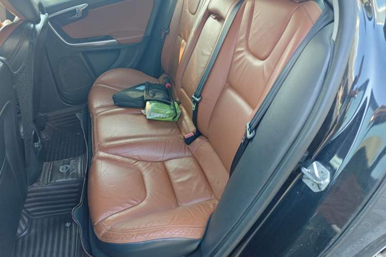 Used Volvo S60 2014 T5 Zhiyi Edition Left Rear Seat